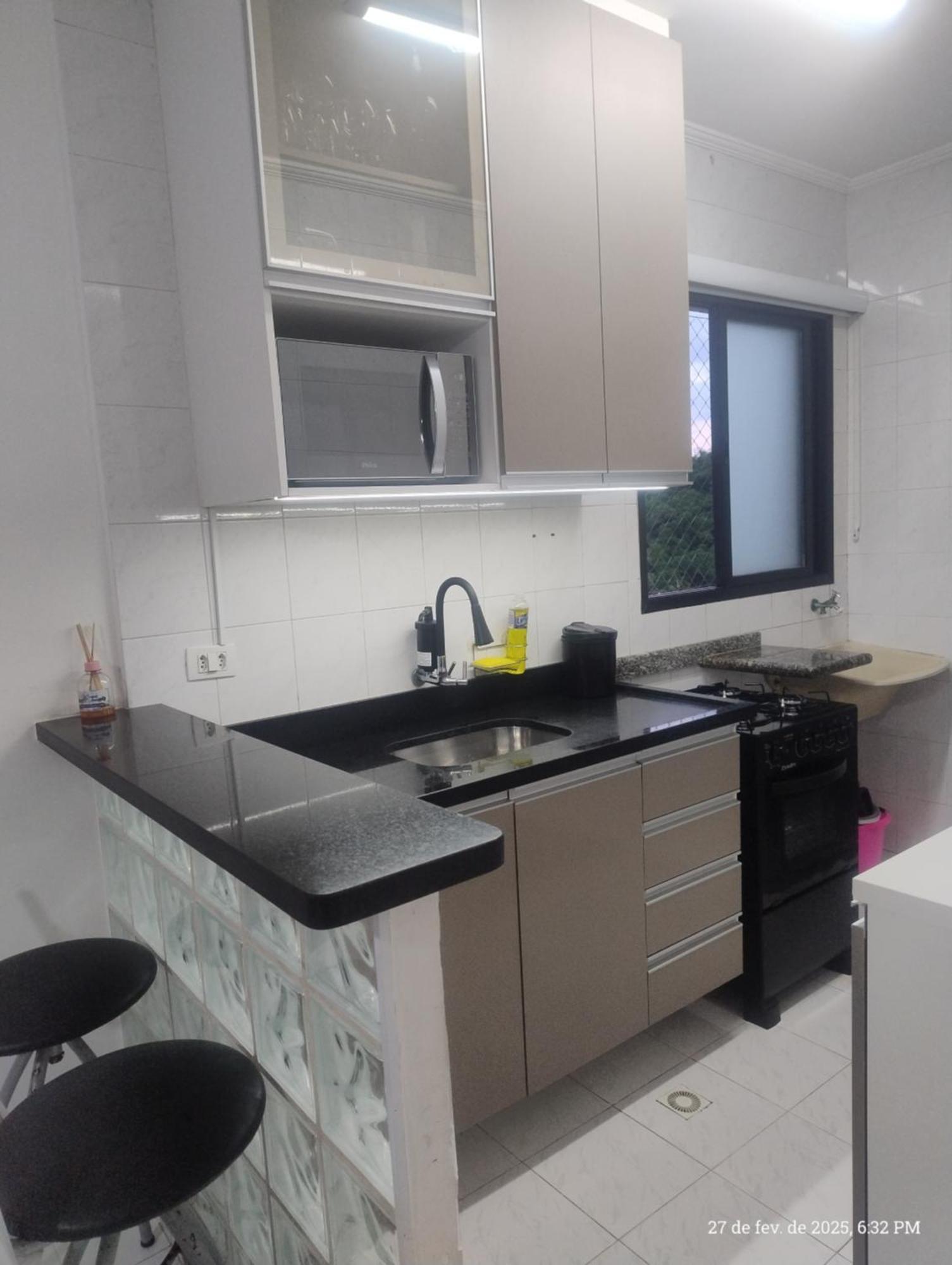 Apto Enseada Wi-fi Piscina 1 Dorm * Guaruja